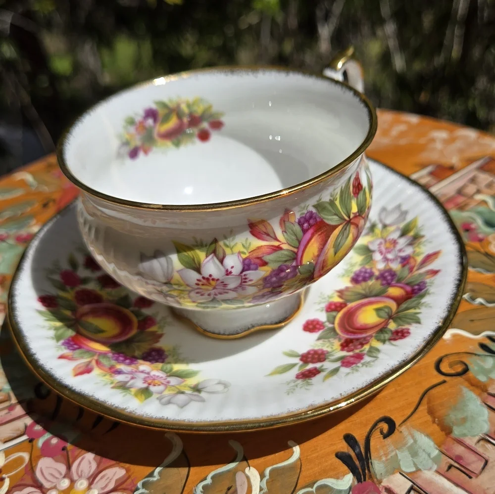 Vintage Elizabethan Teacup‎ & Saucer Tea Set Fruit Peach Berries Floral England